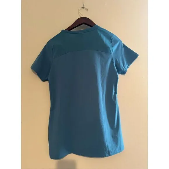 Gymshark women’s blue athletic top, mesh top size like medium - LIKE NEW - Picture 2 of 6